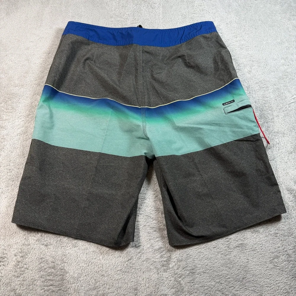 Quiksilver Highline Boardshorts Mens 32 Gray Striped 10
